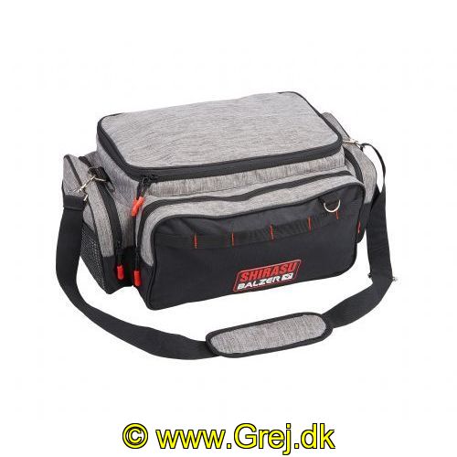 4005652854311 - Shirasu Organizer - Farve:Sort - 001 1936 007<br>Organizer bags, equipped with 2 Shirasu tackle boxes. Optionally, each bag can be retrofitted with another box (sold separately). The bags made of high-quality 600D nylon all have 3 additional outer pockets and a waterproof, washable PVC bottom. The lids of the
boxes are UV-protected so that the contents do not fade even in strong sunlight. Material: 80% Nylon, 10% PVC, 10% Polyester. Can be retrofitted with Shirasu box Art. 1 19360/300.