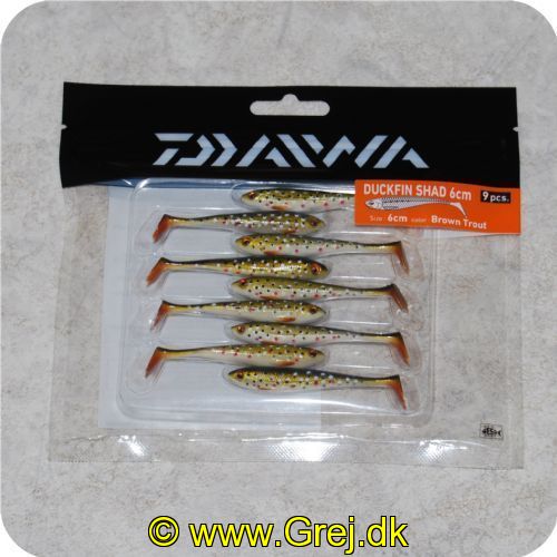 4027093491252 - Daiwa Duckfin Shad 6cm - 9 stk - Brown Trout - Bækørred - De japanske Duckfin shads har en stærk rullende og svingende aktion selv ved langsom indspinning