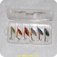 3821332 - 6 forskellige spinnere i praktisk grejæske nr. 2-2 (Se billede)