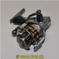 4718947128102 - Okuma Avenger AV-2500B - 4+1 lejer - Gear Ratio: 5.3:1 - Linekap.: 0.25mm/165m