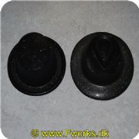 5704777037638 - Gangster hatte med glimmer 1 stk. - Assorterede (Guld. Grøn. Sort. Sølv) høj eller rund.<BR>
Se billeder