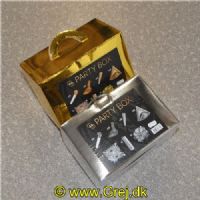 5704777063057 - Nytårsæske - 10 personer - Vælg mellem sølv eller guld - 10 horn + 10 rysler + 10 balonner + 1 guialande + 2 sepentiner + 1 stor stjerne pakke