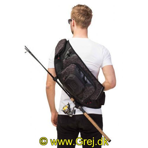 022677267647 - Rapala Urban Sling taske - farve: Sort/camo
<BR><BR>
<LI>Hovedrum passer til grejboks i str. 3600</LI>
<LI>Polstrede baglommer med lynlås passer til 10" tablet</LI>
<LI>EVA-støbt solbrille-etui</LI>
<LI>Stangholder- og transportsystem</LI>
<LI>Touch screen kompatibel. fleksibelt vindue på skulderlomme</LI>
<LI>Flere lommer og fastgørelses-punkter</LI>
<LI>3D-net ventileret rygstøtte</LI>
<LI>Mål: 40 x 28 x 14 cm</LI>