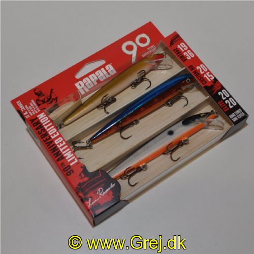 022677373461 - Rapala Wobler - Sæt med 3 stk - 10-11cm - Fra Vintage 1936 til Custom HD 2015 og nutidens Elite 2020.<BR>
Når du køber dette sæt foår du 3 wobler med 3 forskellige historier. JUBILÆRUMSSÆT
