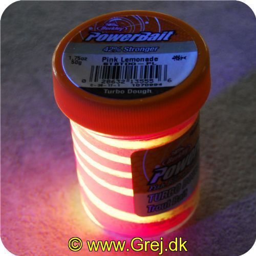 028632135556 - PowerBait med glimmer - PINK LEMONADE (pink / gul) - GLOW 42% stærkere
Billedet nr.2 er taget med UV-lygte.