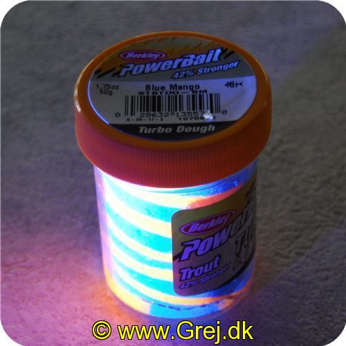 028632135570 - PowerBait med glimmer - BLUE MANGO (blå / orange) 42% stærkere - GLOW
Billedet nr.2 er taget med UV-lygte.