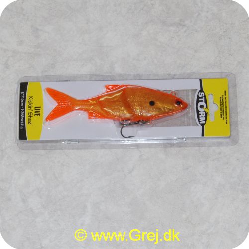 039984141430 - Storm Live Kickin Shad - 15 cm - 41 gram - Goldfish - Blød og livagtig krop. - Langsomt synkende. - Segmenteret krop med holografisk indstik og WildEye. - Monteret med VMC Premium trekrog