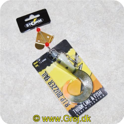 039984183898 - Storm R.I.P. Buzzer Tail  grøn/hvid/orange tail rød/guld Buzzer (P) L: 20 cm	V:35 g
The underwater buzzbait...
I modsætning til traditionelle buzz baits. der fiskes i overfladen. er R.I.P. Buzzer Tail blevet kombineret med R.I.P. Multi-Depth Screw System for at bringe den samme unikke buzzing action ned under overfladen.
Når den fiskes med medium til hurtig indspinning. vibrerer bladet. og små trykbølger kastes tilbage gennem vandet. mens den bløde. krøllede hale flakser bagved og lokker diverse rovfisk til.