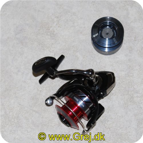 043178131480 - Daiwa NINJA 3000A - Frontbremse - Ratio: 4.7:1 - 4 lejer - Line: 0.28mm/220m - Grafit hjulhus - Ekstra spole - Grafit hjulhus kombineret med Air Rotor sætter standarden for designet og gør hjulene lette og Air Rotoren sikrer perfekt ydeevne selv under stort pres