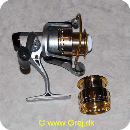 2000060400206 - Ryobi Applause 1000<BR>
<LI>4 kuglelejer</LI>
<LI>Vægt: 280 gram</LI>
<LI>Gear: 5.1:1</LI>
<LI>Max drag power: 2,5 kg.</LI>
<LI>Line kapasitet: 0,205mm = 130m. / 0,235mm = 100m. / 0,285mm = 65m.</LI>
<LI>V-Sharped rotor arm</LI>
<LI>V-Sharped large spool</LI>
<LI>Full metal construction</LI>
<LI>New rotary flat oscillation</LI>