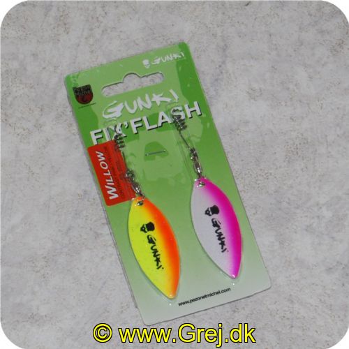 3297830207892 - Gunki Fix Flash spinnerblade er designed til at tilføre softbaits det sidste ekstra. til at få fiskene i hugget. Dette gøres ved at skabe såvel visuel som vibrations-effekter til din softbait.
Placer Gunkis Fix Flash spinner ovenpå din softbait og den vil hjælpe din agn til at glide igennem vandet. som er specielt velegnet når du fisker efter gedder.
De forskellige farvevalg gør det muligt at vælge imellem dine favorit kombinationer om det enten er lysende og iøjefaldende eller mere afdæmpede toner med høj kontrast.
Gunki Fix Flash har længe været brugt iblandt toppen af de professionelle aborre og geddefiskere.