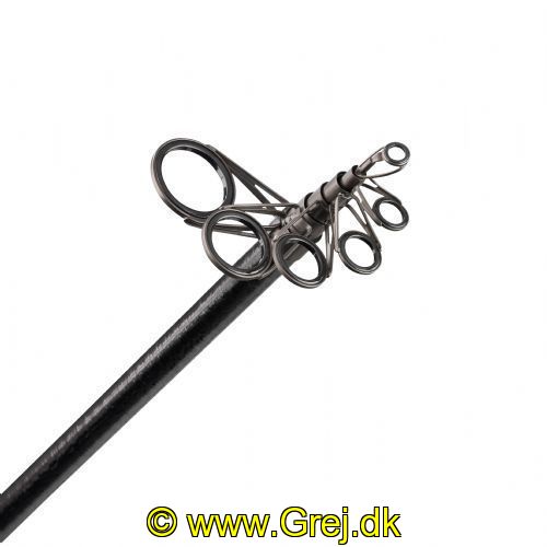 4005652158525 - Edition IM-12 Sbiro bombarda stang - Længde:375cm. - Vægt:185g. - Variant:Sbiro 25 - Kastevægt 3-25gram. - 001 1221 375<br>This small, yet cool, series comprises genuine dream rods, manufactured perfectly right down to the smallest detail. Its basis is the high-performance blanks made from Japanese IM-12 Diamond carbon. The slender ergonomic handles made from finest Portuguese natural cork harmonise perfectly with the unpretentious, elegant blank. It goes without saying that it is equipped with a FUJI screw reel seat and titanium SIC guides*. EQUIPMENT: Japanese IM-12+ Diamond carbon, FUJI reel seat, PRO GUIDE CONCEPT, Portuguese natural cork, Titanium SIC guides* (except fly rod). 

Sensitive, lightweight Sbirolino rod for all fans of put-in rods. Its lightness makes it easy to handle the rod and have fun to fish in a trout lake for hours on end.