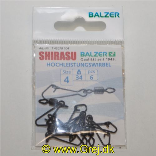 4005652806464 - Shirasu safety 1-punkts swivel med hægte - Brudstyrke:34kg. - 001 4207 104<br>Top-class swivels and snaps. They have extra-thick wire for maximum security and a matt black surface, preventing any reflections in the water. The expansive arc provides for super, natural bait play.