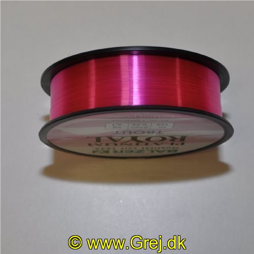 4005652831886 - Platinum Royal ørred line - Rullekapacitet:150M. - Brudstyrke:6.1kg. - Farve:Pink - 001 2098 022<br>When fishing for trout, opinions differ as to whether a braided or monofilament line is the better choice. That’s why we now offer a monofilament line specially suited for fishing with spoons and Trout Collectors. In winter when the temperature drops below zero, it is next to impossible to fish with braided lines, because they soak up the water and freeze. Stateof-the-art polymers in the lines lends both excellent suppleness and high abrasion resistance. For a monofilament, the line has surprisingly little stretch. This line also features our anti-twisting system.