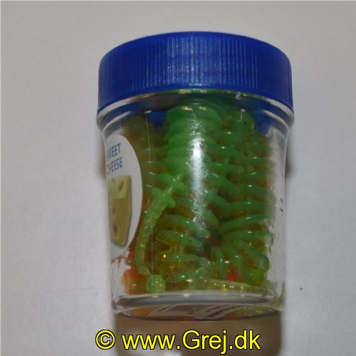 4005652834177 - Trout Collector, Pinball - 70mm. - Vægt:1.5g. - Farve:Mix 2 - Smag/duft:Ost - 001 6088 207<br>With our softbaits, the main axes are not round, but flattish, and there’s a generous distance between the slats. This design gives the Trout Collectors a unique flexibility. The baits are floaters, and when used with our tungsten hooks of varying weights, every layer of water can be fished. Thanks to the ball on its tail, it still weaves seductively even at ultra-slow speed. Especially on difficult days when the trout are slow to rouse, it’s the key to success. A further highlight is the way the colours of these softbaits are structured: The upper part of the body is UV-active, while the lower part is fluorescent and luminous. This combination creates a very high contrast in the water and is a real weapon! To make your selection easier, our Trout Attack Team has put together 4
different mix packs. Each 5cm and 7cm and 2 flavors (garlic and sweet cheese). Each assortment contains 10 Trout collectors (5 colours of 2 pieces each). Supplied in vacuum-sealed transparent boxes.