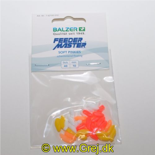 4005652839875 - Feedermaster, Soft Casters - 10mm. - Farve:Ass.mix - Baittype:Pinkies - 001 6210 010<br>The bait is combined with natural bait on the hook. Thanks to their buoyancy they neutralise the dead weight of the hook and hence afford the genuine baits much more natural presentation. The bright-coloured maggots arouse the attention of the fish in cloudy waters. Very natural shape, 10 fletline, colours: yellow, orange, Japanese red and white. Content: 40 pieces, each colour 10 pieces.
