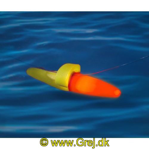 4005652863962 - Trout Attack, LED pilotflåd med 2 batteries - 25mm. - Farve:Orange/gul - 001 6095 000<br>Trout Attack LED Pilot Ball: This is what trout anglers have been waiting for: a pilot ball with LED light. This allows fishing at dusk and at night. Simply clipped onto the line. Supplied with 2 stick batteries.