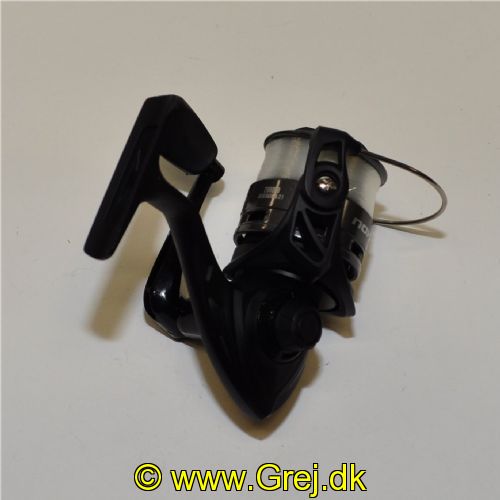 4044641002395 - DAM Nova - 2000FD - Gear Ratio: 5.2:1 - Lejer: 1 - Med påspolet nylon line.