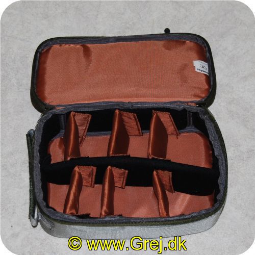 4710681162053 - Snowbee hjultaske med plads til op til 6 hjul og forfang - Flytbare skillerum - 17x27x10cm udvendig mål - Med håndtag
