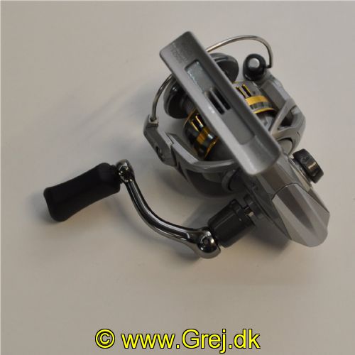 4718947128096 - Okuma Avenger AV-2000B - 4+1 lejer - Gear Ratio: 5.2:1 - Linekap.: 0.25mm/140m