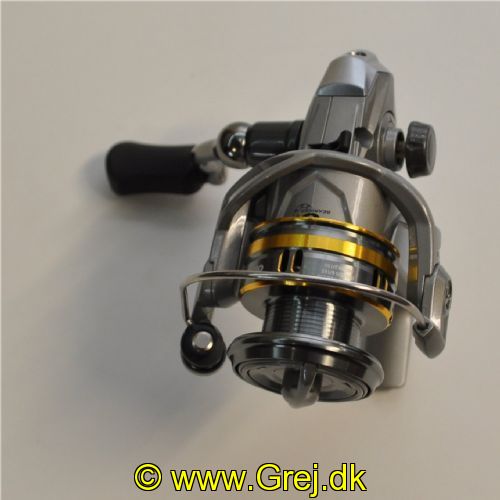 4718947128096 - Okuma Avenger AV-2000B - 4+1 lejer - Gear Ratio: 5.2:1 - Linekap.: 0.25mm/140m