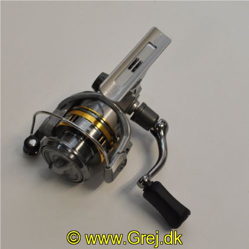 4718947128096 - Okuma Avenger AV-2000B - 4+1 lejer - Gear Ratio: 5.2:1 - Linekap.: 0.25mm/140m
