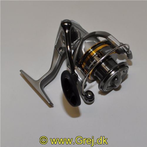 4718947128119 - Okuma Avenger AV-3000B - 4+1 lejer - Gear Ratio: 5.3:1 - Linekap.: 0.25mm/200m