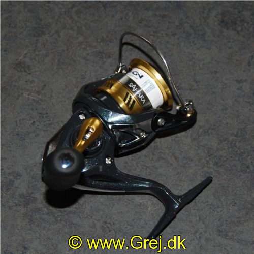 4969363036230 - Shimano Sahara 1000FI spinnehjul - Gear Ratio: 5.0:1 - 4+1 lejer.<BR>
Dette er lillebroren til markedets bedste UL hjul Symetraen.<BR>
Et lækkert og godt UL hjul.