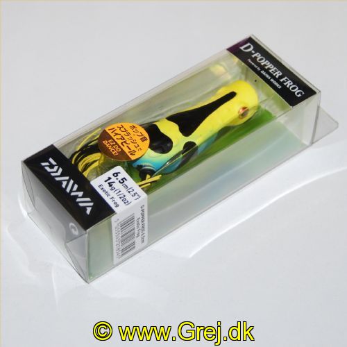 5055545218545 - Daiwa Popper Frog - 6.5cm - 14g - Exotic Frog<BR>
Frog popper en overfladeagn i gummi hvor krogspidserne ligger gemt bagerst på kroppen.
Når fisken hugger klemmer den kroppen sammen og krogspidserne kommer frem.
Frog popper kan fiskes mellem siv og åkander uden at hænge fast og gør den utrolig effektiv til sommerfiskeri.