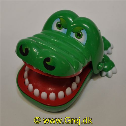 5704777044988 - Drinking Luck Crocodile