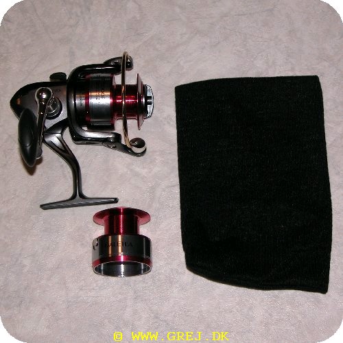 5707549196229 - Galetea CD3000F med 9 kuglelejer + 1 rulle leje.<BR><LI>Metallic body and rotor</LI><LI>One way roller bearing clutch system</LI><LI>Steel ball bearings for operation system</LI><LI>Aluminium spool</LI><LI>Anti-twist system</LI><LI>Balanced rotor system</LI><LI>Line kapasitet: 0,20 mm./240 m. - 0,25 mm./200 m. - 0,30 mm./140 m.</LI><LI>Gear: 5.0:1