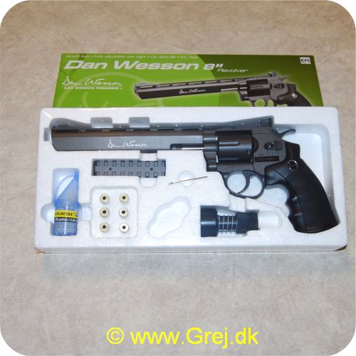 5707843035385 - Pistol Dan Wesson 8" Revolver - Type: Co2 - Vægt 1040 gram - Længde 338 mm - Kraft: 2.7 Joule.- Cal. 6 mm - Plads til 6 skud i magasin.
<BR><BR>
Der medfølger en lille pakke med skud.
<BR>
<BR>
Se mere tilbehør og store flasker med kugler i undermenuen : Hardball - Airsoft tilbehør
<BR><BR>
ASG laver hardball våben i meget høj kvalitet. de er lavet efter tegningerne fra de originale våben og med licens fra de originale våben fabrikanter så alt er tilpasset virkligheden så meget som overhovedet muligt.
Tag ikke fejl af denne fabrikat og de mange *Plastic* Hardball våben producenter som ikke kan holde. Denne fabrikat giver garanti på produkterne og er blandt markedets bedste.
<BR><bR>
Disse våben må kun sælges til personer over 18 år. Du accepter ved bestilling at du er over 18 år.
