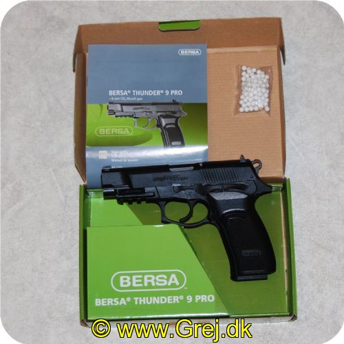 5707843049665 - Bersa Thunder 9 Pro - Cal. 6 mm - Type: Co2 - Skyder ca. 135m/sek.<BR><BR>Der medfølger en lille pose med skud.<BR>HUSK: Der er ingen Co2 patroner med så bestil også en pakke af disse.<BR><BR>Se mere tilbehør og store flasker med kugler i undermenuen : Hardball - Airsoft tilbehør<BR><BR>ASG laver hardball våben i meget høj kvalitet. de er lavet efter tegningerne fra de originale våben og med licens fra de originale våben fabrikanter så alt er tilpasset virkligheden så meget som overhovedet muligt.<BR>Tag ikke fejl af denne fabrikat og de mange *Plastic* Hardball våben producenter som ikke kan holde. Denne fabrikat giver garanti på produkterne og er blandt markedets bedste.<BR><BR>Disse våben må kun sælges til personer over 18 år. Du accepter ved bestilling at du er over 18 år.