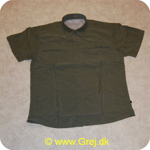 5708058010952 - Geoff Anderson Morada skjorte m/korte ærmer str. M er fremstillet af Silkwind, et blødt, meget let og tyndt materiale, der er meget behageligt mod huden - Tørrer hurtigt og er strygefri - Grøn