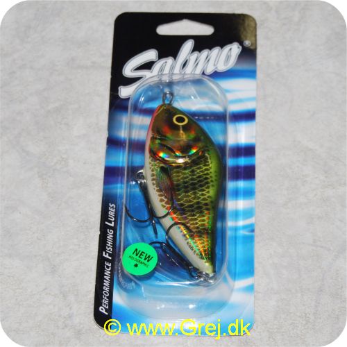 5901812056757 - Salmo Slider 10 cm - 36 gram - SD10F HOP - Holografisk Perch.
Spændende original Slider fra Polske Salmo.
En lille kompakt agn som kaster godt og som kan fiskes både på en alm. spinnestang eller let jerkbaitstang.
Flydende - arbejder sig ned til 0.5-1 meters dybde.
Klassisk S-kurve i vandet. som ved spinstop vugger sagte.
Monteret med kemisk skærpede VMC trekroge.
Der er ingen rastlekugler i denne agn. som kan have en fordel. hvis der fiskes vande. som bliver fisket hårdt.
Super agn til brakvandet. mosen eller søerne i foråret.