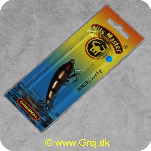 6416311508052 - Master Wobler Invincible - 5 cm - 6 gram - Farve 805 Brun/sort - Denne wobler er som alle Nils Master Wobler testet og kvalitetskontrolleret samt finjusteret i hånden og tank-testet før de pakkes. - Dette er en af de gode klassiker som er ideel til at fange drømmefisken.