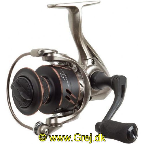 7070795024522 - Lawson BaitWinder BW5 - Str. 800 - Ratio: 5.0:1 - 5+1 lejer - Line: 0.18mm/200m<BR>
<BR>
Lawson Baitwinder 5 er et robust og driftssikkert fastspolehjul.
Serien dækker alt fra ferskvandsfiskeri til det lettere lakse- og bådfiskeri.<BR><BR>

• 5 rustfrie kuglelejer<BR>
• Superstærke tandhjul<BR>
• Hjulhus og rotor i grafitmateriale<BR>
• Computer afbalanceret rotor<BR>
• Envejs nålelejer for anti-revers<BR>
• Anti-tvist linefører med tyk bøjlewire<BR>
• Støbt aluminiumssving med håndtag i EVA-foam<BR>
• Spole i fræset aluminium<BR>