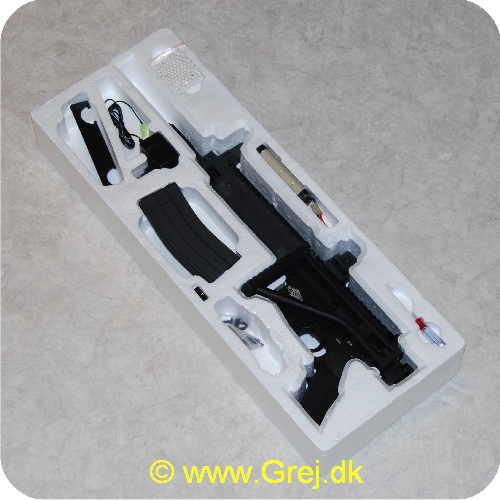 793676029122 - After Math - Model: Kavia Socom - Pro metal compact<BR>
<LI>Velocity 410 FPS</LI>
<LI>Max energy 1.3 Joule</LI>
<LI>Full metal body</LI>
<LI>Foldable stock</LI>
<LI>Fully adjustable sights</LI>
<LI>Adjustable spin shot</LI>
<LI>Magazine capasity: 400RDS</LI>
<LI>batteri og lader er med i pakken.</LI>