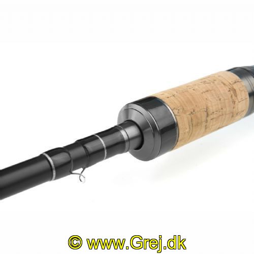 8717009842983 - Shimano SpeedMaster DX Predator Kastevægt: 7-28 g<BR>
<BR>
Den nye Speedmaster DX er tynd, let og meget sensibel, mens den responsive klinge giver den perfekte action til lange kast og all round fiskeri.<BR>
<BR>

Klassisk og stilfuldt udseende.<BR>
<BR>

Fuji Alconite K og KR-type løberinge
HPC100+NANO klinge-materiale gør klingen meget responsiv, let og meget balanceret.