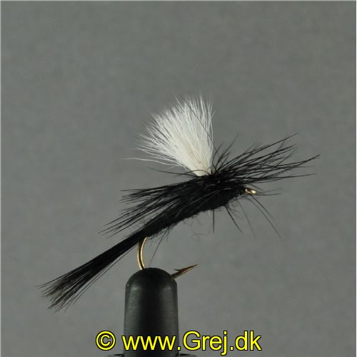 DRY0133 - Black Gnat parashute - Str.10<br>