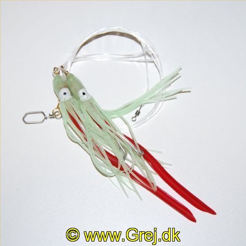 GULE01 - Torskeforfang - 2 stk. selvlysende/Rød med 6/0 kroge og 1mm line<BR>
Luksus forfang.<BR>
<BR>
Designet og afprøvet af tidliger skipper på det gule rev.<BR>
Forfanget er bygget af de stærkeste materialer og kan holde til selv de største fisk. selv dobbelt og tredobbelt hug af målere klarer det.<BR>
<BR>
Det er ideelt til fiskeri både på selve revet efter torsk. sej. lubbe såvel som på vrag.<BR> 
På vrag anbefales det dog at have en tyndere knækline foran forfanget.