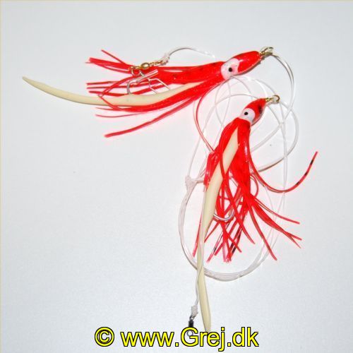 GULE04 - Torskeforfang - 2 stk. Japan rød sprutte med Hvid gummimak med 6/0 kroge og 1mm line<BR>
Luksus forfang.<BR>
<BR>
Designet og afprøvet af tidliger skipper på det gule rev.<BR>
Forfanget er bygget af de stærkeste materialer og kan holde til selv de største fisk. selv dobbelt og tredobbelt hug af målere klarer det.<BR>
<BR>
Det er ideelt til fiskeri både på selve revet efter torsk. sej. lubbe såvel som på vrag.<BR> 
På vrag anbefales det dog at have en tyndere knækline foran forfanget.