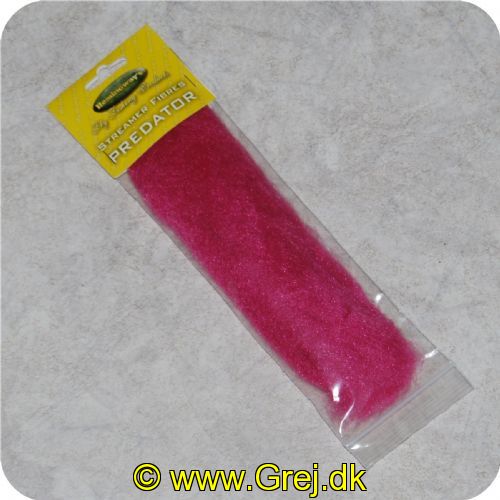 HMGSFP11 - Syntetiske fibre til gedde og kystfluer. Fibrene er ca 50 cm lange. bløde og suger ikke vand. Predator fibrene er rigtig gode til at lægge en ”bund” i store geddefluer. Kan også bruges som rygskjold på rejefluer og lignende. Der er masser af materiale i pakkerne.