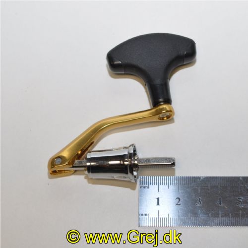RD18150 - Enkelt håndtag som passer til de fleste Shimano hjul (Typisk str. 2500 til og med str. 4000) med firkantet stang ind i hjulet (Uden skrue)<BR>
Samme model som til Sahara str. 1000-2500 men passer til de fleste modeller fra Shimano i samme størrelse.