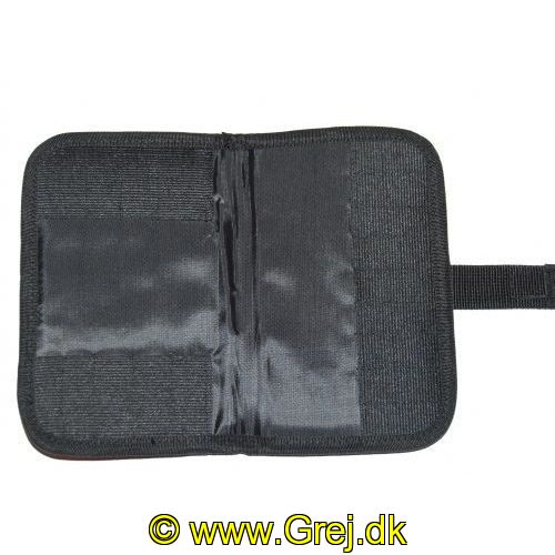 TFC02 - HPA gennemløber mappe - Kombi - 18*11,5*1.5cm - Ene sider gennemløbere på op til 10cm, den anden side gennemsnitlig 8 cm i 2 rækker overfor hinanden.