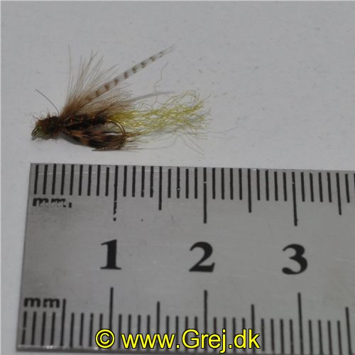 UF0317 - Caddis emerger s16